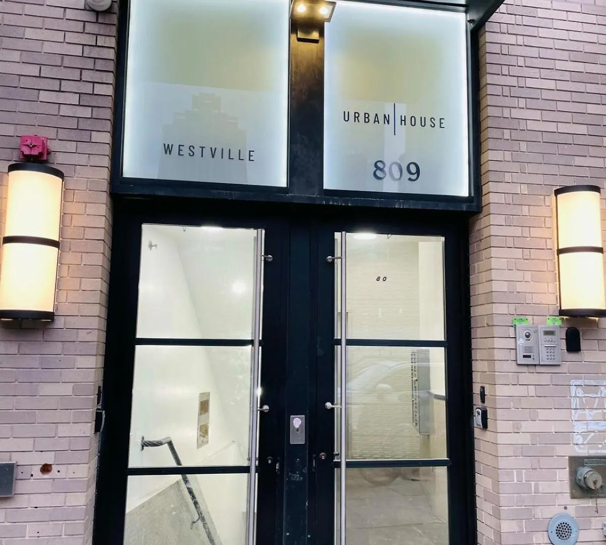 809-6B New 2Br Duplex With Private Patio Apartment New York