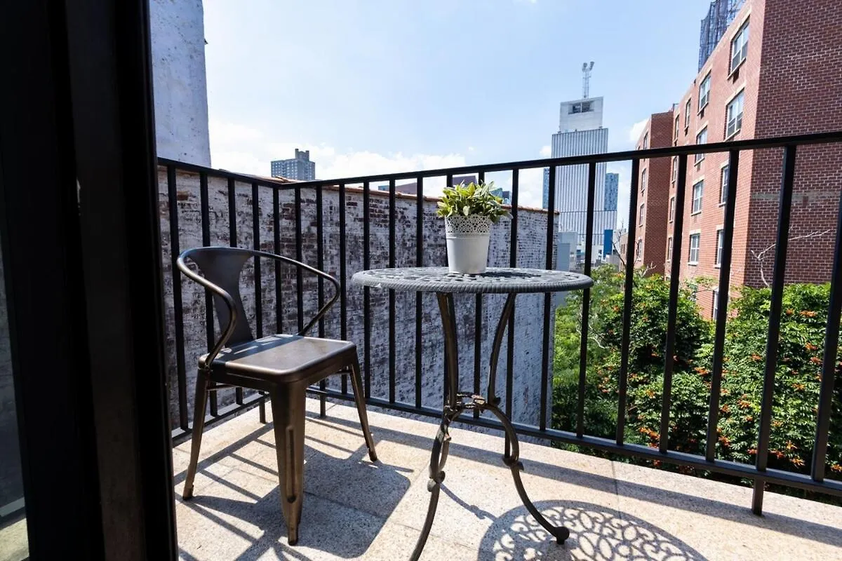 809-6B New 2Br Duplex With Private Patio Apartment New York 0*,