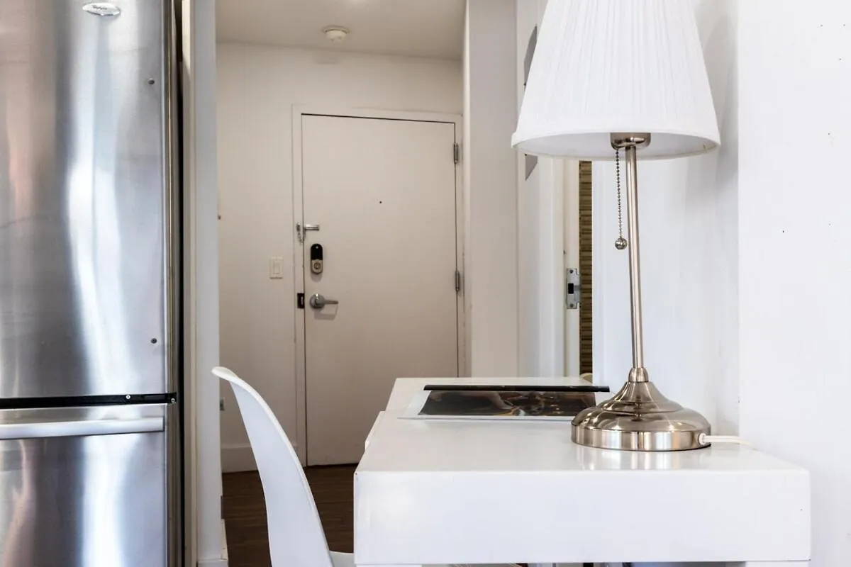 809-6B New 2Br Duplex With Private Patio Apartment New York 0*,