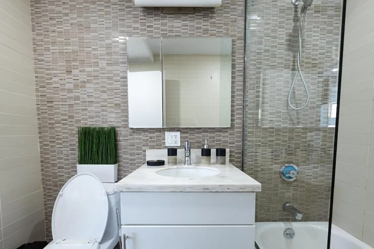 809-6B New 2Br Duplex With Private Patio Apartment New York