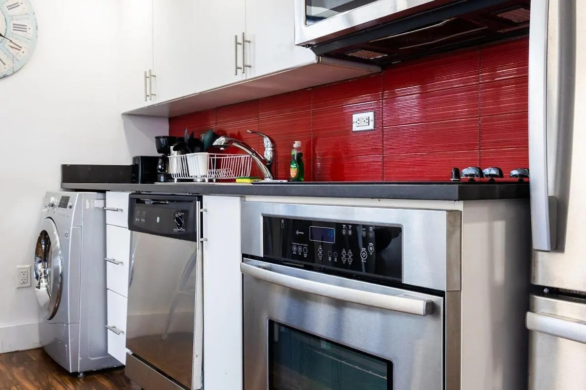 809-6B New 2Br Duplex With Private Patio Apartment New York