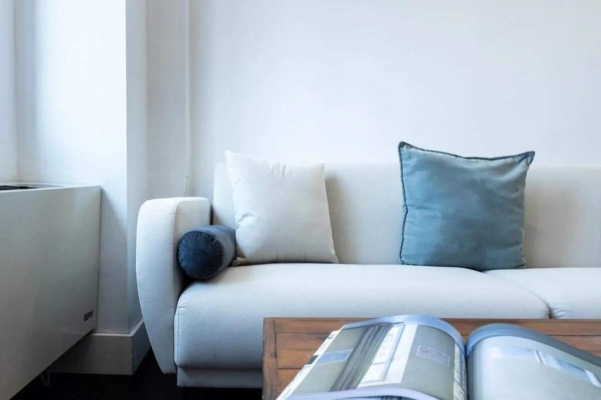 809-6B New 2Br Duplex With Private Patio Apartment New York 0*,